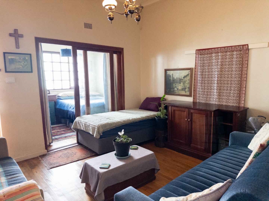 1 Bedroom Property for Sale in Sea Point Western Cape